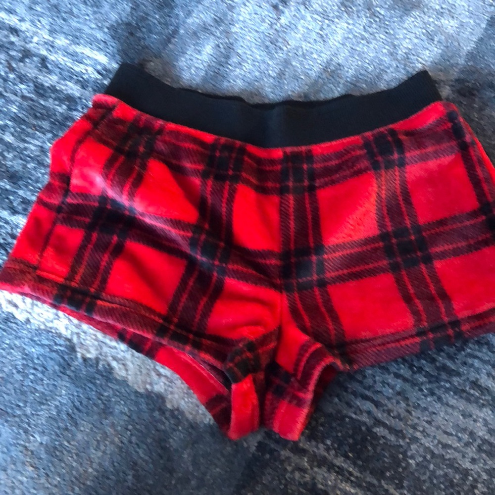 Soft plaid shorts